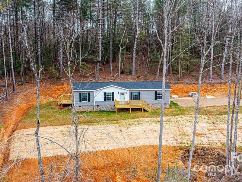 118 River Ridge Lane, Hickory, NC 28601.  MLS# CAR4296107, YatesRealty ID 2108. 