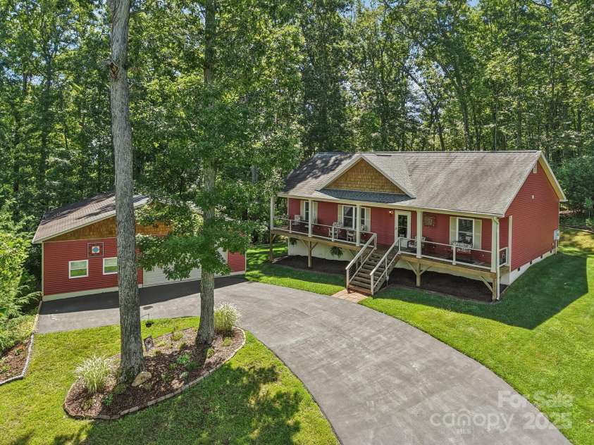 39 Catatoga Lane, Mills River, NC 28759.  MLS# CAR4272805, YatesRealty ID 21080. 