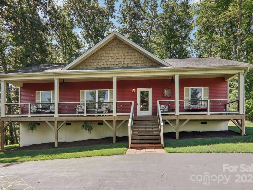 39 Catatoga Lane, Mills River, NC 28759.  MLS# CAR4272805, YatesRealty ID 21080. 