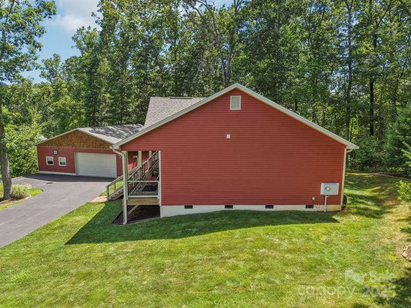 39 Catatoga Lane, Mills River, NC 28759.  MLS# CAR4272805, YatesRealty ID 21080. 