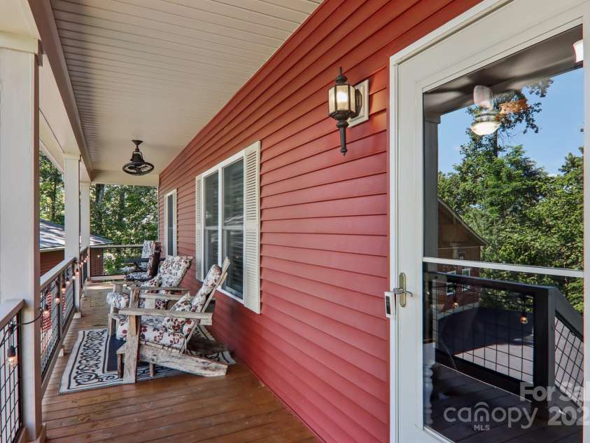 39 Catatoga Lane, Mills River, NC 28759.  MLS# CAR4272805, YatesRealty ID 21080. 