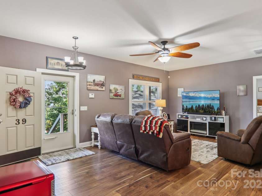 39 Catatoga Lane, Mills River, NC 28759.  MLS# CAR4272805, YatesRealty ID 21080. 