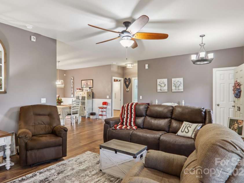 39 Catatoga Lane, Mills River, NC 28759.  MLS# CAR4272805, YatesRealty ID 21080. 