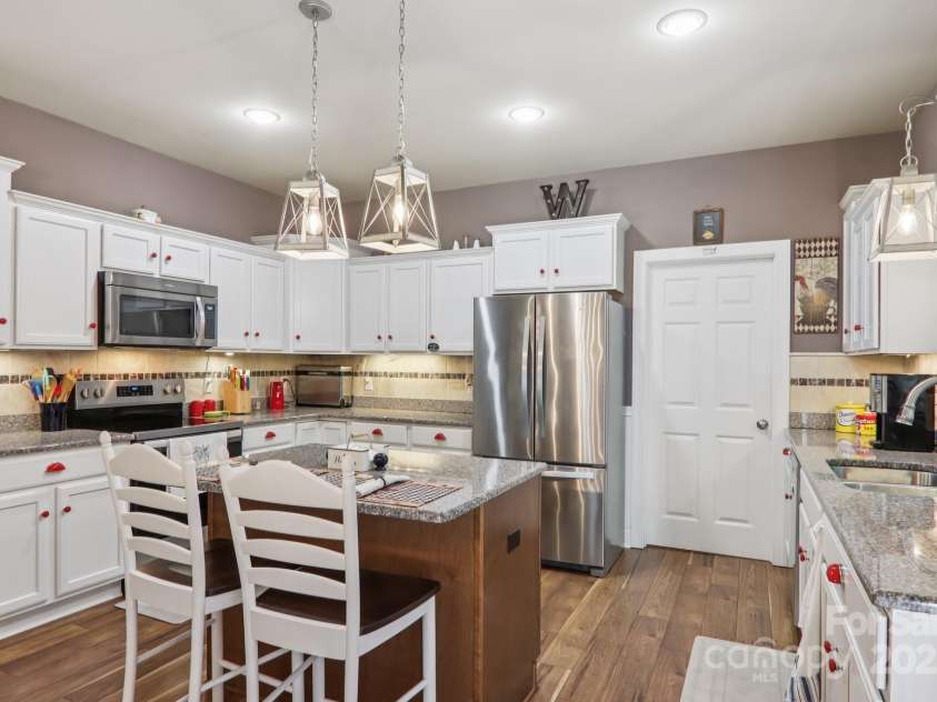 39 Catatoga Lane, Mills River, NC 28759.  MLS# CAR4272805, YatesRealty ID 21080. 