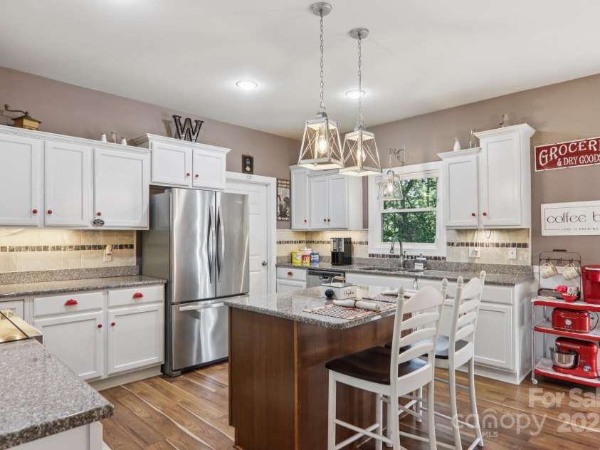 39 Catatoga Lane, Mills River, NC 28759.  MLS# CAR4272805, YatesRealty ID 21080. 