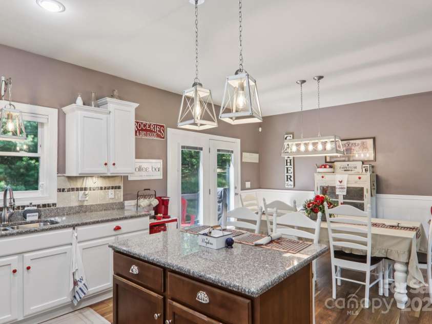 39 Catatoga Lane, Mills River, NC 28759.  MLS# CAR4272805, YatesRealty ID 21080. 