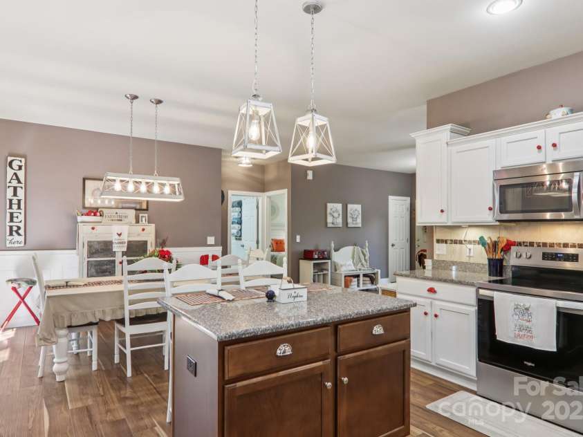 39 Catatoga Lane, Mills River, NC 28759.  MLS# CAR4272805, YatesRealty ID 21080. 