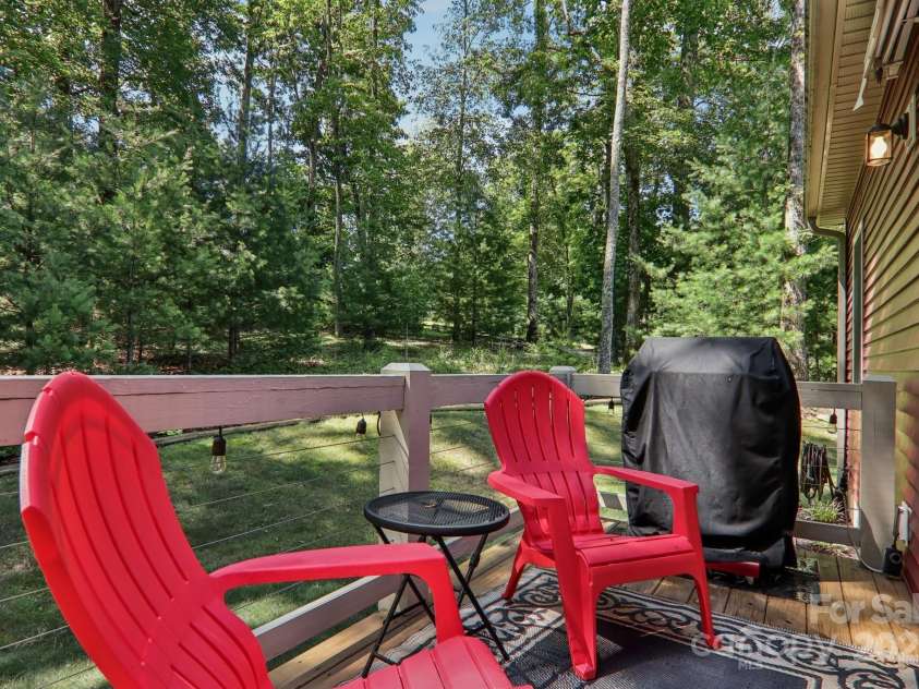 39 Catatoga Lane, Mills River, NC 28759.  MLS# CAR4272805, YatesRealty ID 21080. 