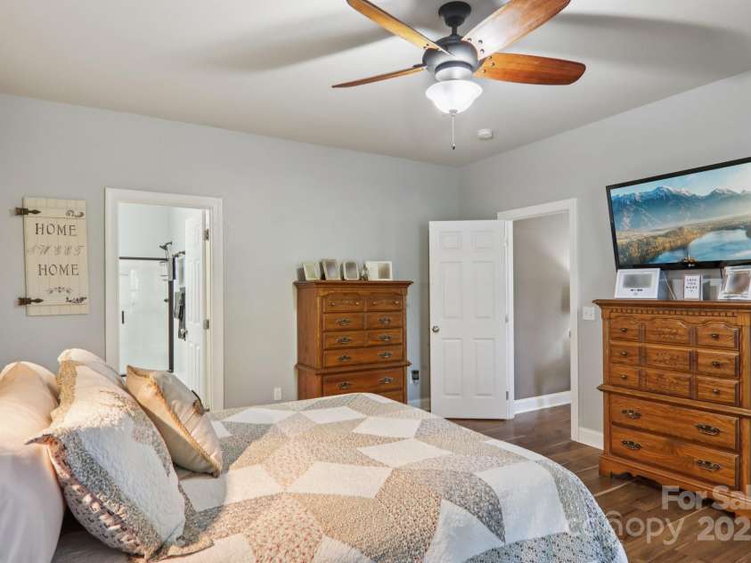 39 Catatoga Lane, Mills River, NC 28759.  MLS# CAR4272805, YatesRealty ID 21080. 