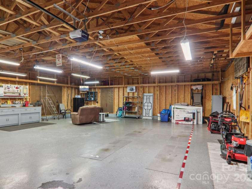 39 Catatoga Lane, Mills River, NC 28759.  MLS# CAR4272805, YatesRealty ID 21080. 