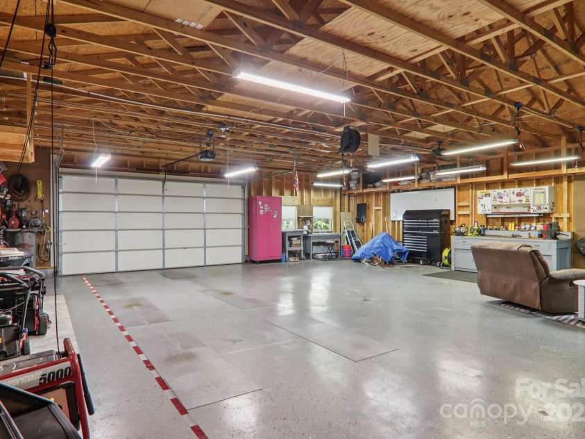 39 Catatoga Lane, Mills River, NC 28759.  MLS# CAR4272805, YatesRealty ID 21080. 