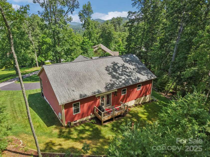 39 Catatoga Lane, Mills River, NC 28759.  MLS# CAR4272805, YatesRealty ID 21080. 