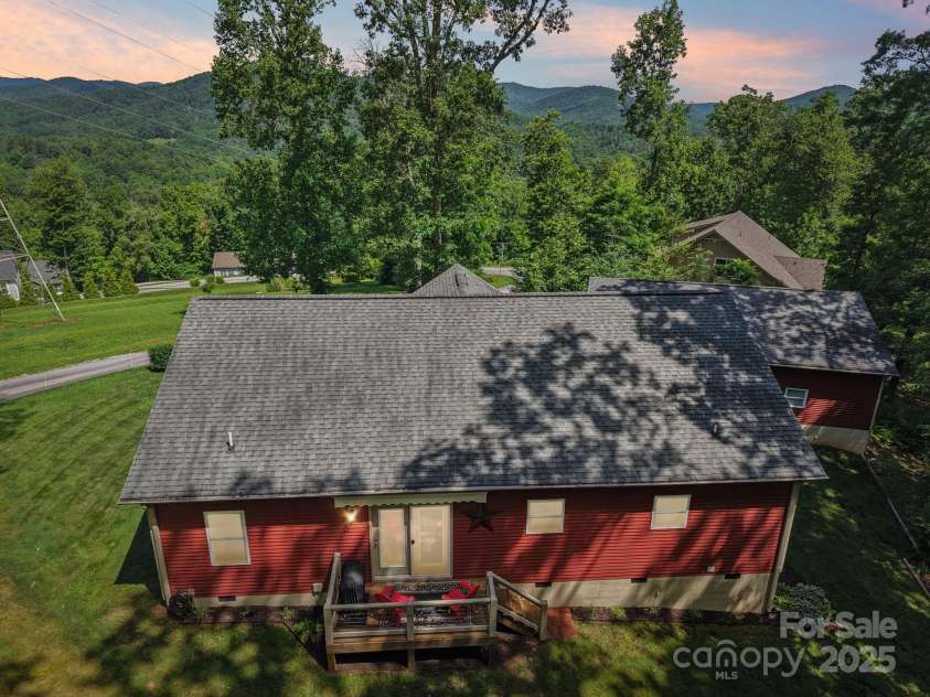 39 Catatoga Lane, Mills River, NC 28759.  MLS# CAR4272805, YatesRealty ID 21080. 