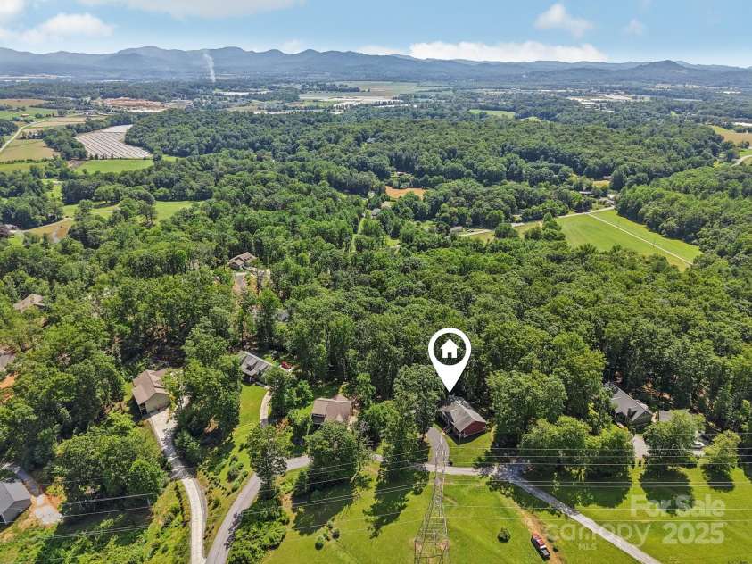39 Catatoga Lane, Mills River, NC 28759.  MLS# CAR4272805, YatesRealty ID 21080. 