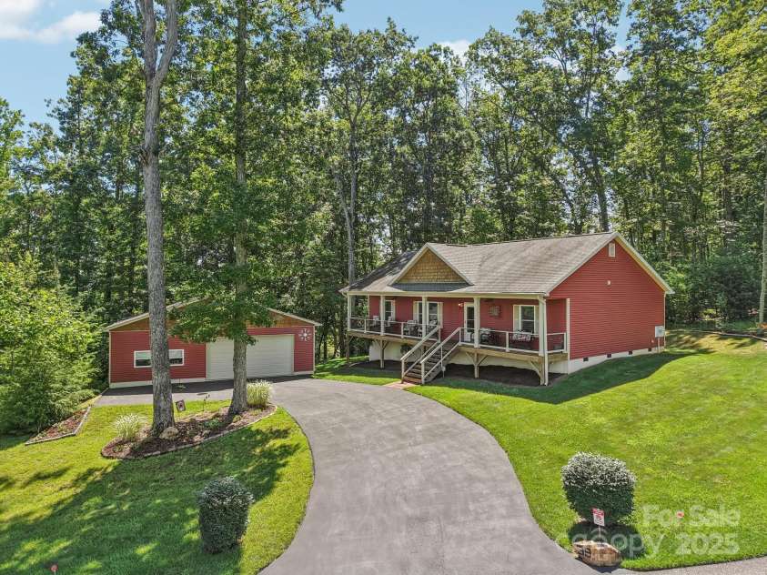 39 Catatoga Lane, Mills River, NC 28759.  MLS# CAR4272805, YatesRealty ID 21080. 