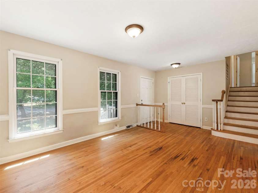 12301 Oakhaven Drive, Charlotte, NC 28273.  MLS# CAR4373592, YatesRealty ID 21081. 