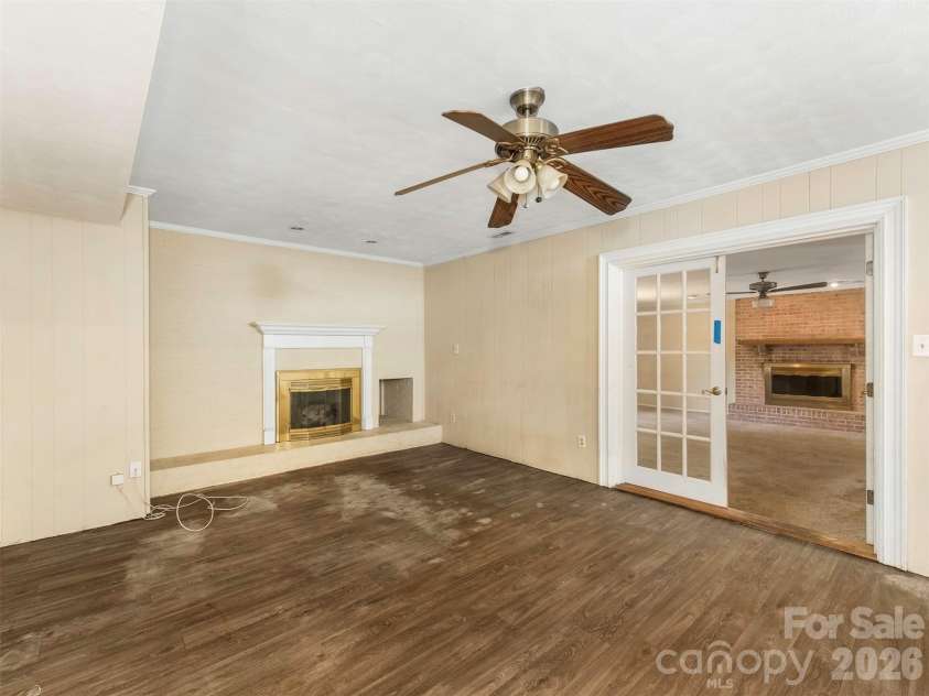 12301 Oakhaven Drive, Charlotte, NC 28273.  MLS# CAR4373592, YatesRealty ID 21081. 