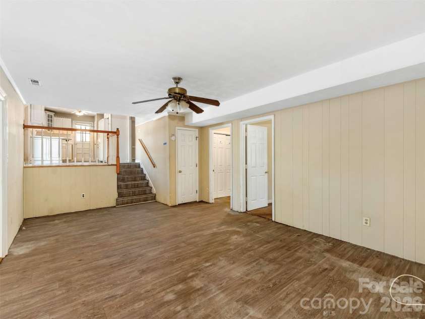 12301 Oakhaven Drive, Charlotte, NC 28273.  MLS# CAR4373592, YatesRealty ID 21081. 