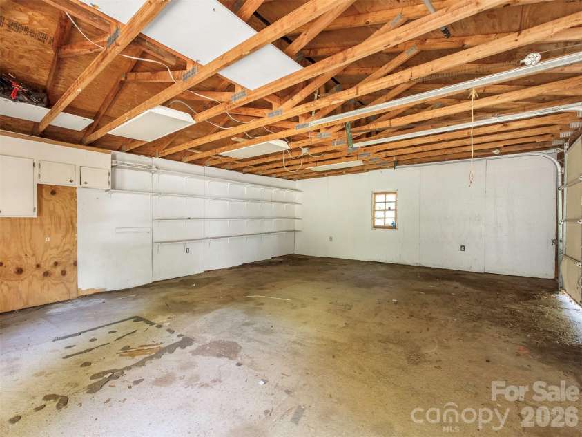 12301 Oakhaven Drive, Charlotte, NC 28273.  MLS# CAR4373592, YatesRealty ID 21081. 
