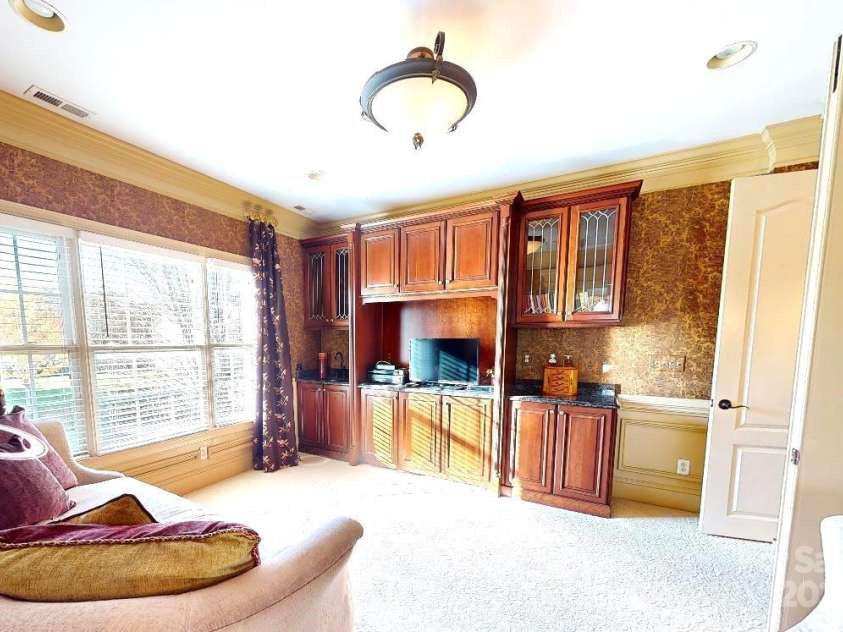 708 RidgeLake Drive, Weddington, NC 28104.  MLS# CAR4240805, YatesRealty ID 21081. Primary SITTING room