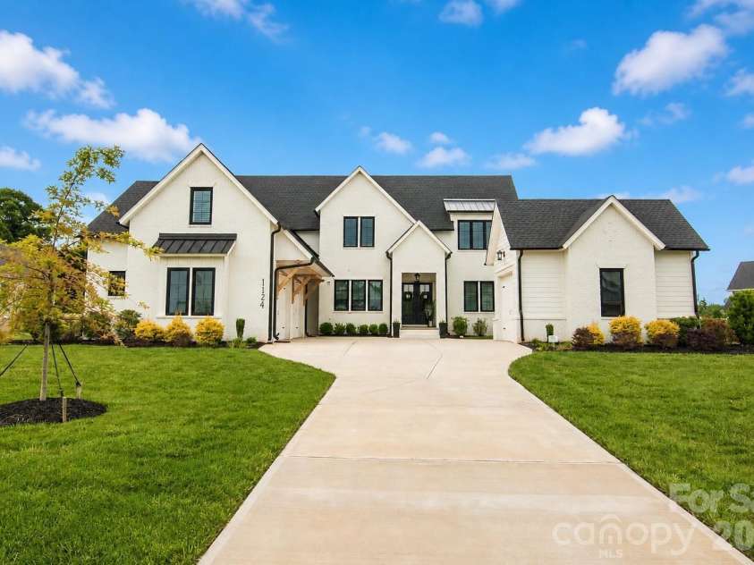 1124 Mesa Way, Marvin, NC 28173.  MLS# CAR4371986, YatesRealty ID 21082. Front exterior