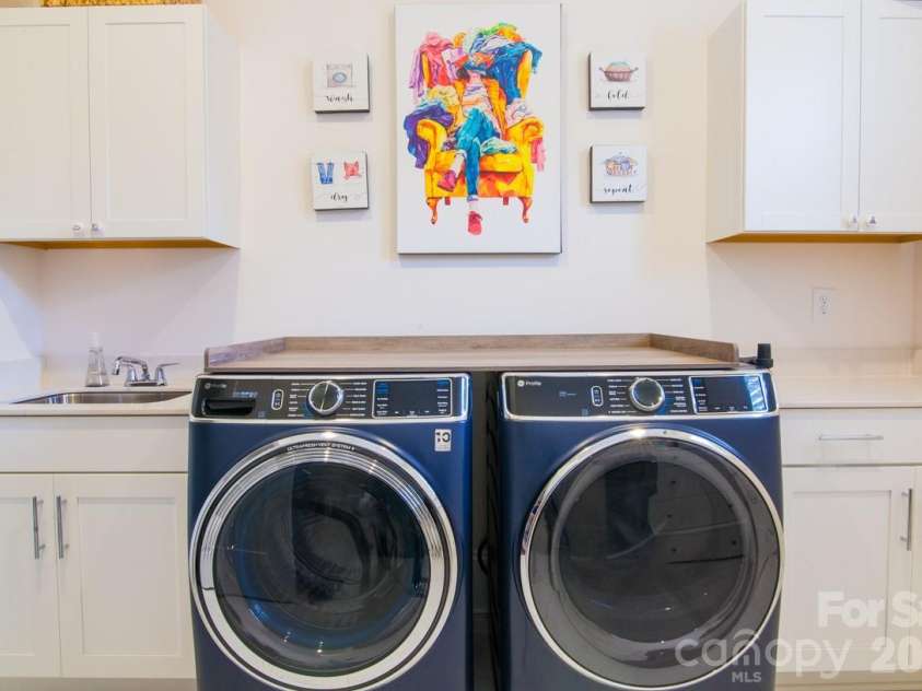 1124 Mesa Way, Marvin, NC 28173.  MLS# CAR4371986, YatesRealty ID 21082. Laundry room on main level