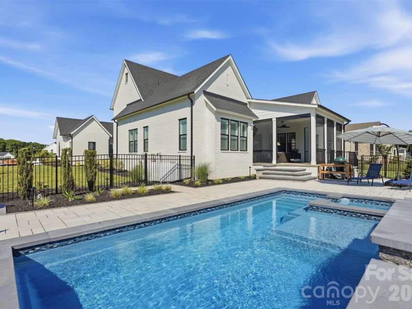 1124 Mesa Way, Marvin, NC 28173.  MLS# CAR4371986, YatesRealty ID 21082. Pool