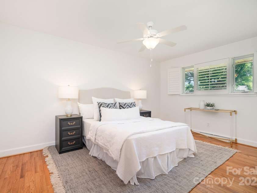 5424 Doncaster Drive, Charlotte, NC 28211.  MLS# CAR4268069, YatesRealty ID 21083. Bedroom #1