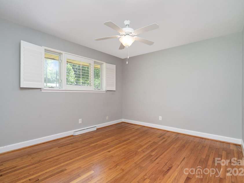 5424 Doncaster Drive, Charlotte, NC 28211.  MLS# CAR4268069, YatesRealty ID 21083. Bedroom #2