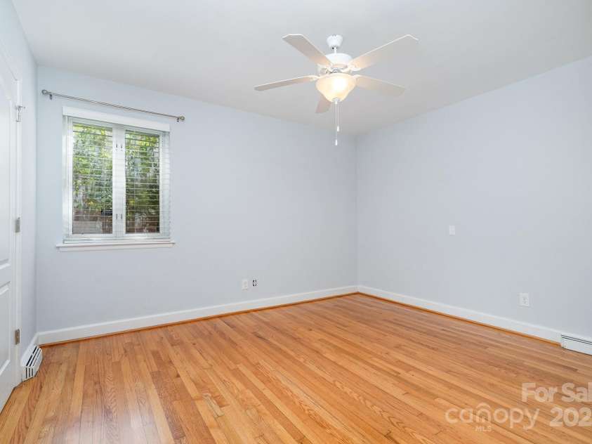 5424 Doncaster Drive, Charlotte, NC 28211.  MLS# CAR4268069, YatesRealty ID 21083. Bedroom #3