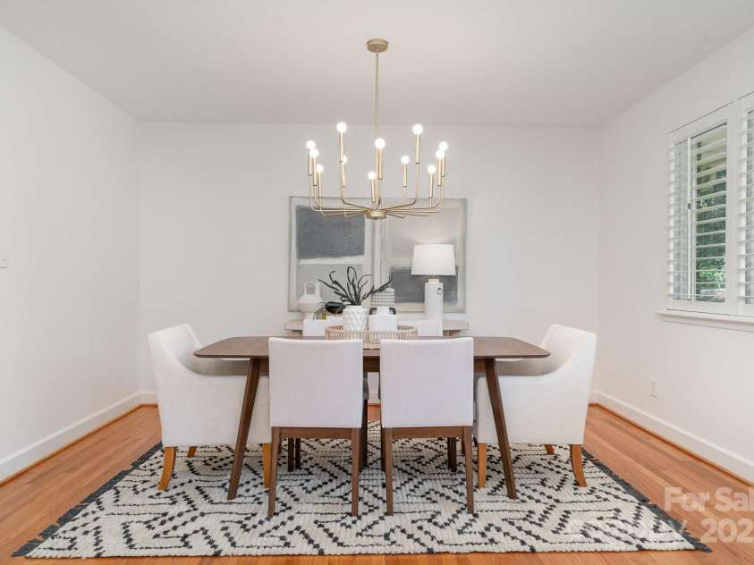 5424 Doncaster Drive, Charlotte, NC 28211.  MLS# CAR4268069, YatesRealty ID 21083. Dining Room