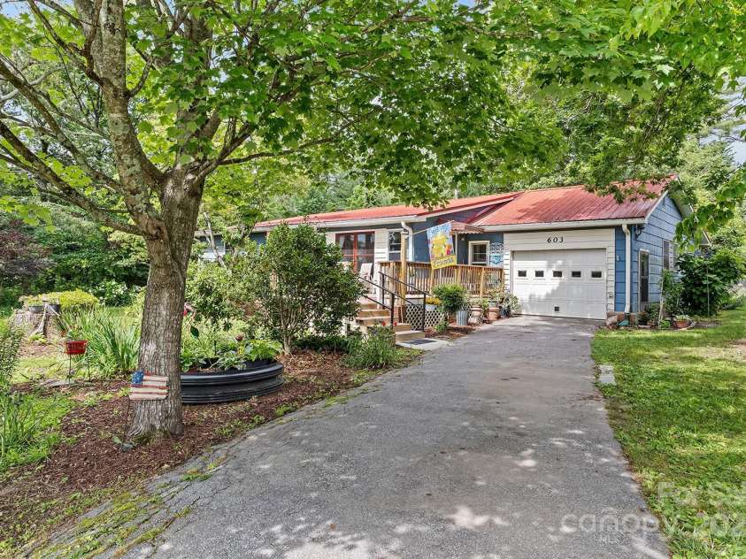 603 Orchard Road, Flat Rock, NC 28731.  MLS# CAR4266247, YatesRealty ID 21084. 