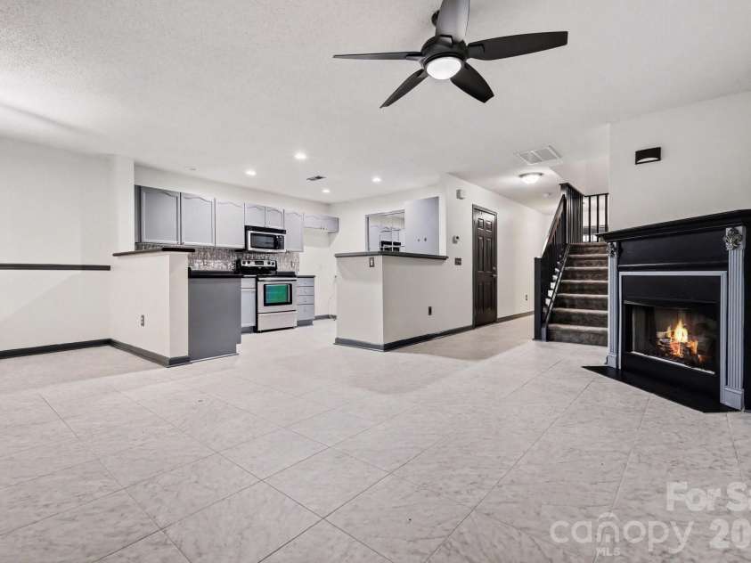 9733 Elizabeth Townes Lane, Charlotte, NC 28277.  MLS# CAR4333819, YatesRealty ID 21086. 