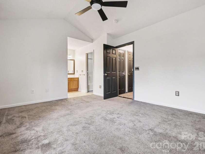 9733 Elizabeth Townes Lane, Charlotte, NC 28277.  MLS# CAR4333819, YatesRealty ID 21086. 