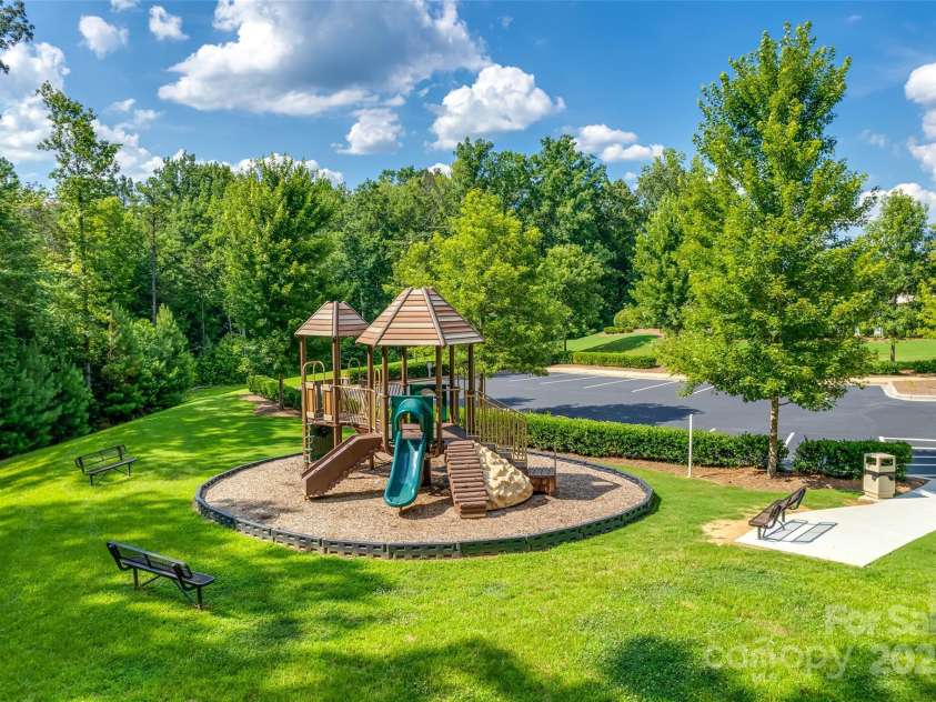 4711 Pearmain Drive, Waxhaw, NC 28173.  MLS# CAR4246425, YatesRealty ID 21087. Lawson 2nd playground