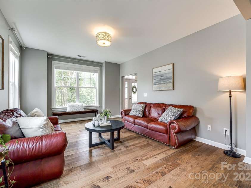 4711 Pearmain Drive, Waxhaw, NC 28173.  MLS# CAR4246425, YatesRealty ID 21087. Living room