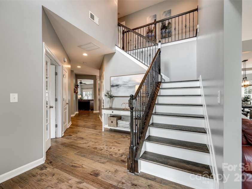 4711 Pearmain Drive, Waxhaw, NC 28173.  MLS# CAR4246425, YatesRealty ID 21087. Stunning hardwoods on main