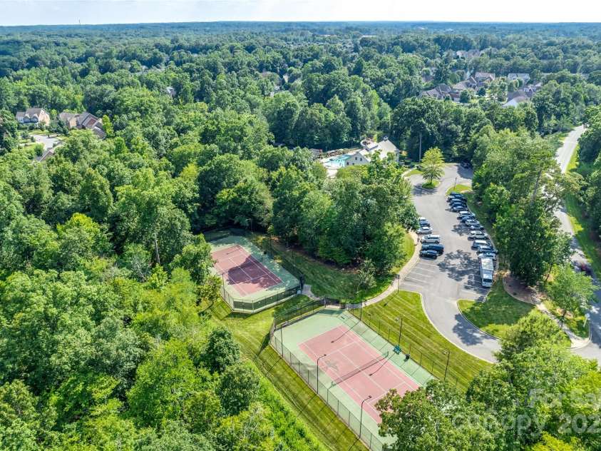 4711 Pearmain Drive, Waxhaw, NC 28173.  MLS# CAR4246425, YatesRealty ID 21087. Tennis and Pickleball courts at Millhouse