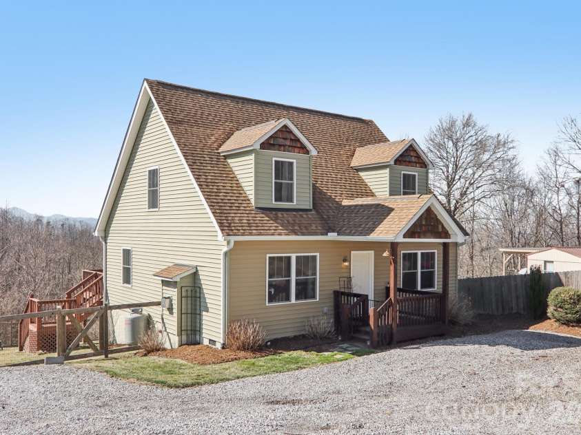 751 Hutch Mountain Road, Fletcher, NC 28732.  MLS# CAR4346461, YatesRealty ID 21087. 
