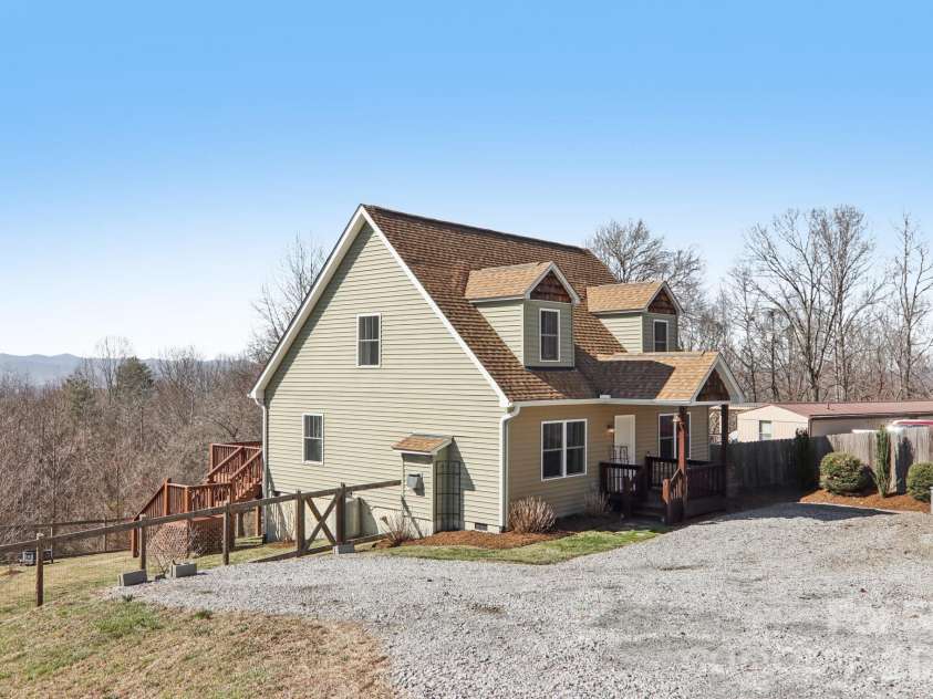 751 Hutch Mountain Road, Fletcher, NC 28732.  MLS# CAR4346461, YatesRealty ID 21087. 