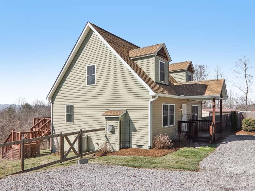 751 Hutch Mountain Road, Fletcher, NC 28732.  MLS# CAR4346461, YatesRealty ID 21087. 