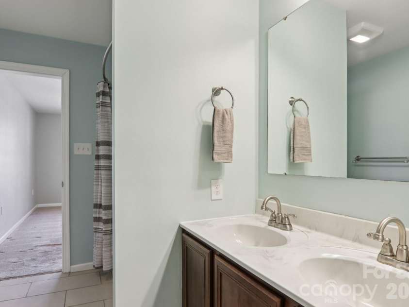 751 Hutch Mountain Road, Fletcher, NC 28732.  MLS# CAR4346461, YatesRealty ID 21087. 