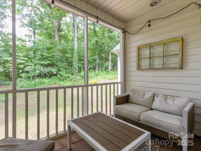 6934 Loretta Place, Charlotte, NC 28215.  MLS# CAR4270665, YatesRealty ID 21089. 