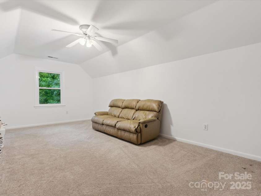6934 Loretta Place, Charlotte, NC 28215.  MLS# CAR4270665, YatesRealty ID 21089. 