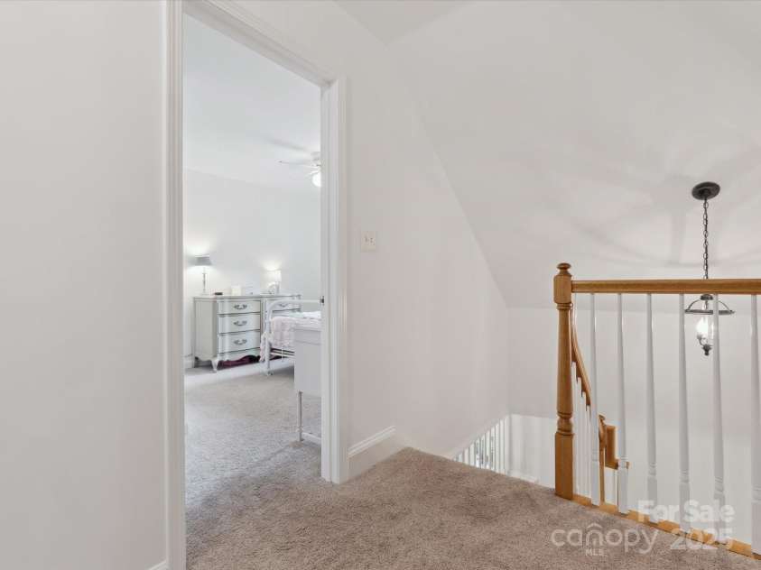 6934 Loretta Place, Charlotte, NC 28215.  MLS# CAR4270665, YatesRealty ID 21089. 