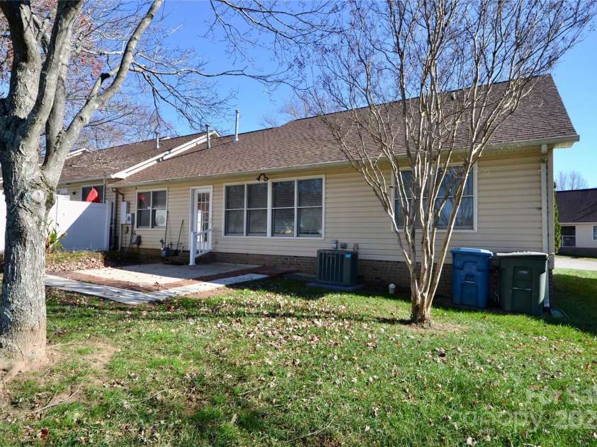 413 Hidden Creek Circle, Salisbury, NC 28147.  MLS# CAR4317143, YatesRealty ID 2109. 