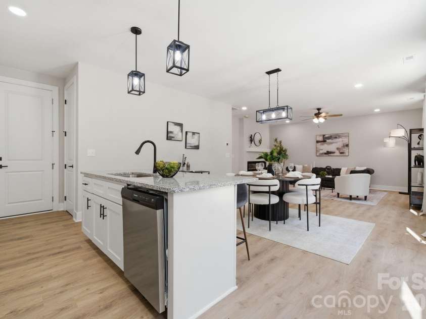 315 Mainsail Road, Salisbury, NC 28146.  MLS# CAR4343117, YatesRealty ID 21092. Kitchen