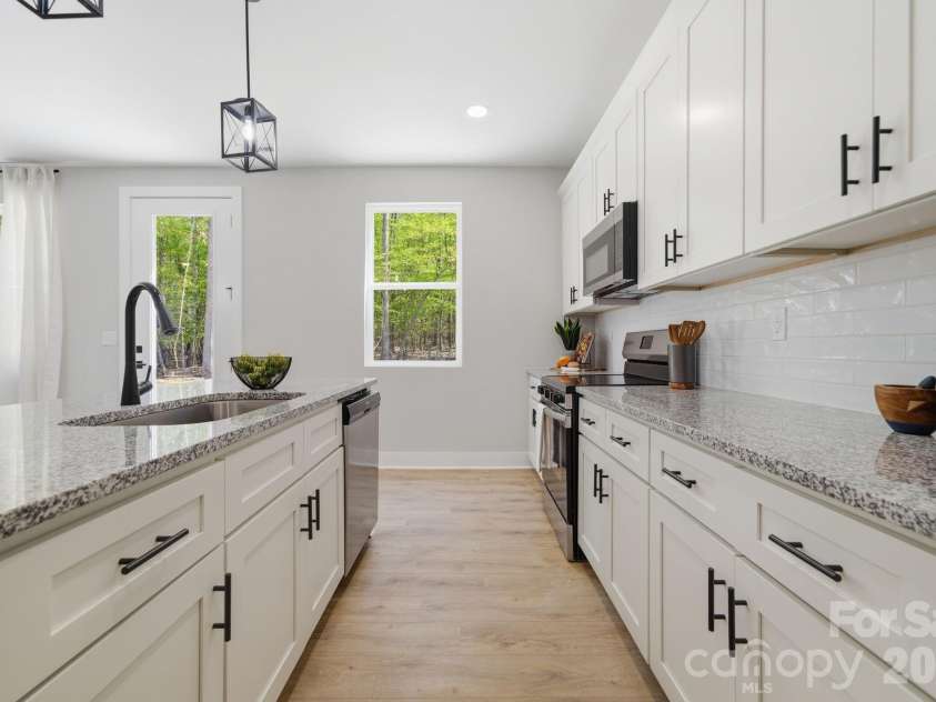 315 Mainsail Road, Salisbury, NC 28146.  MLS# CAR4343117, YatesRealty ID 21092. Kitchen