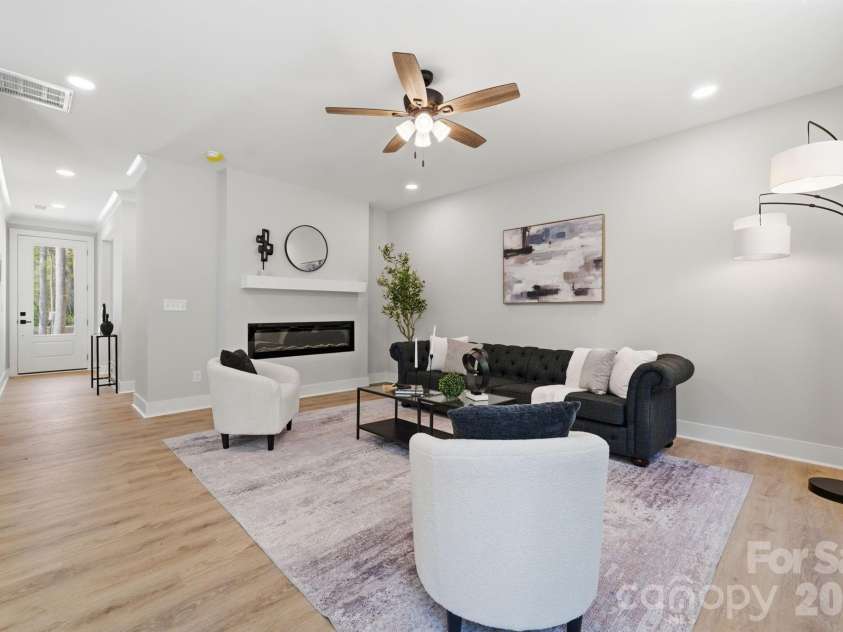 315 Mainsail Road, Salisbury, NC 28146.  MLS# CAR4343117, YatesRealty ID 21092. Living Room