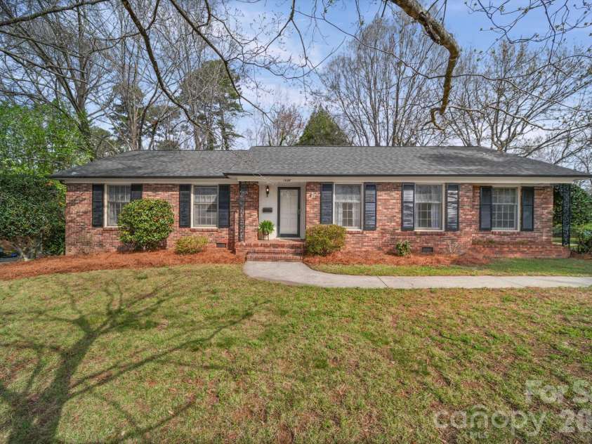 1628 Dixon Road, Gastonia, NC 28054.  MLS# CAR4356293, YatesRealty ID 21093. 